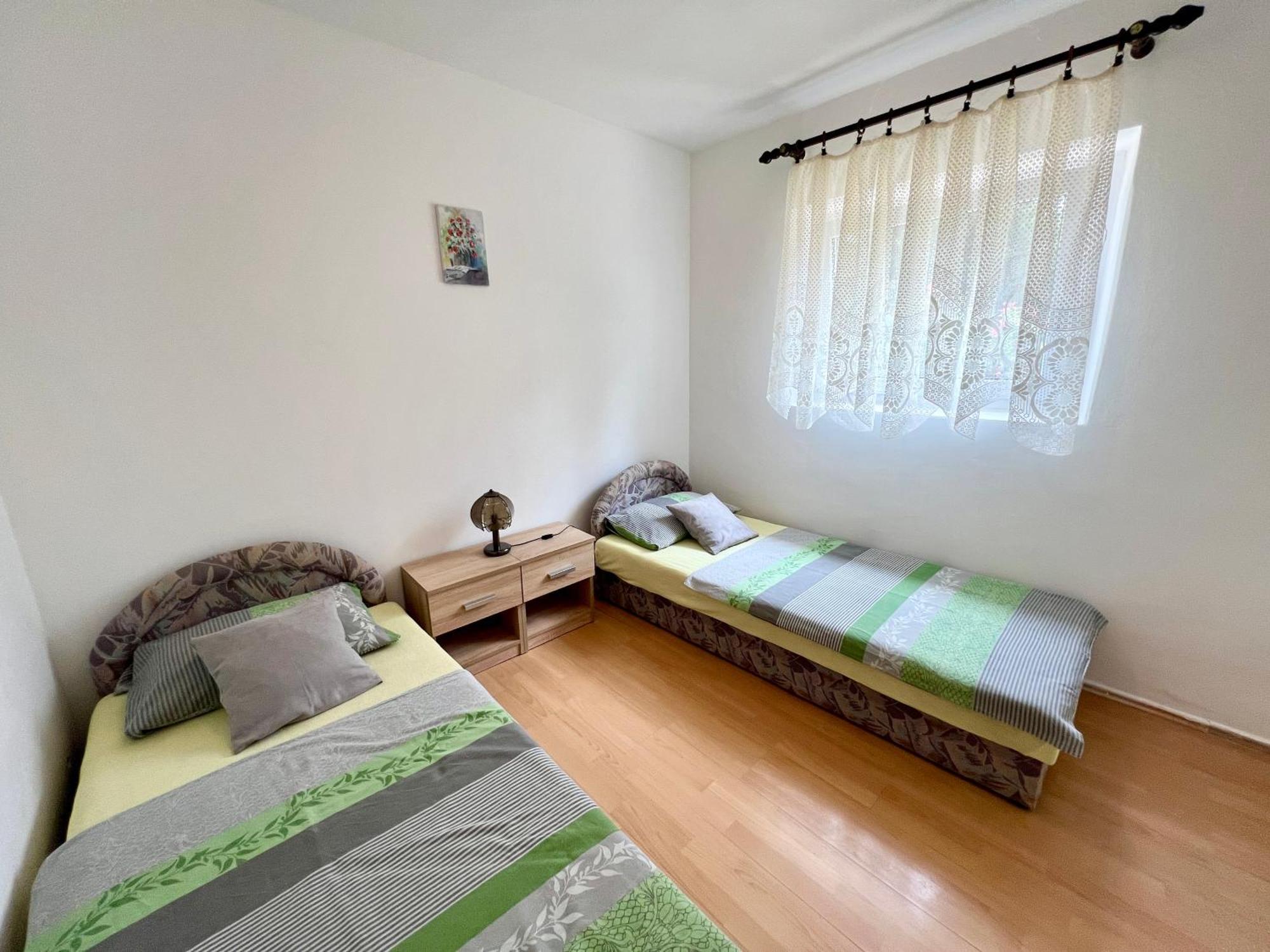 Apartmani Lidija Karin Donji Donji Karin ภายนอก รูปภาพ